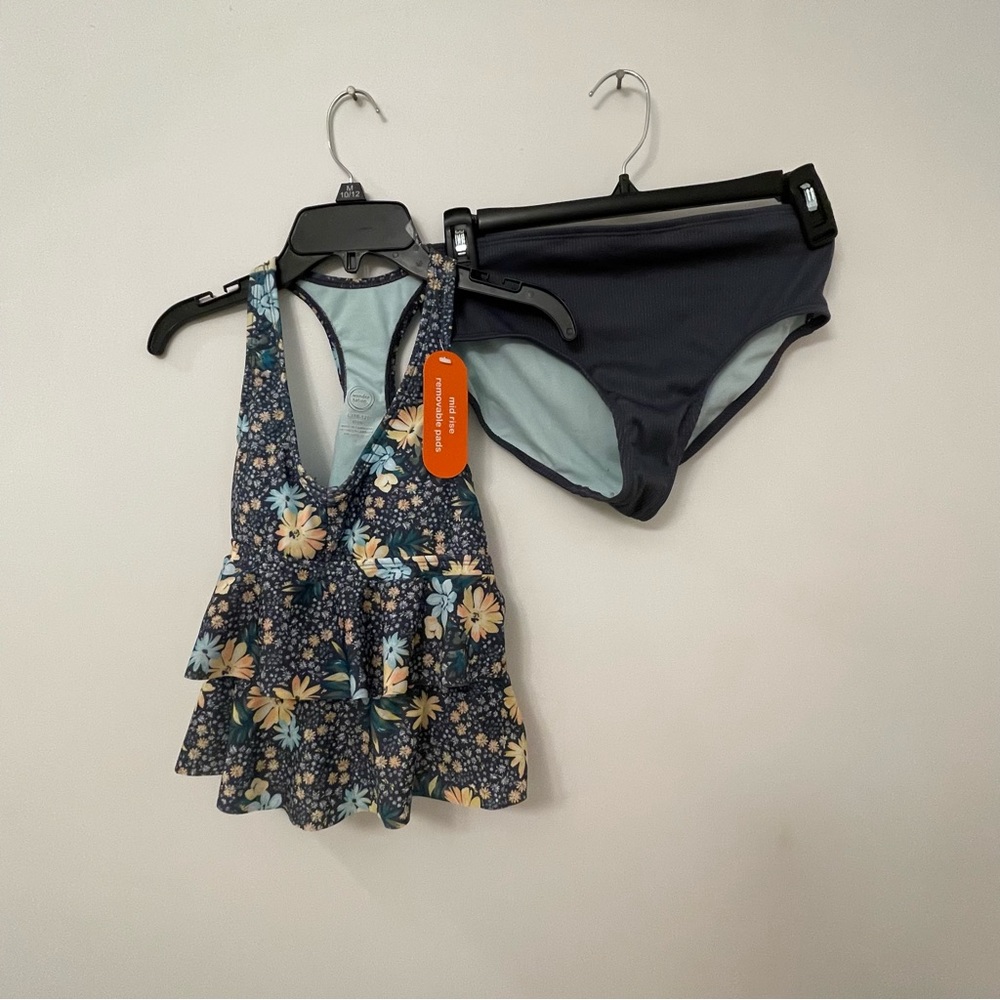 2 piece Girl Plus size 10-12 Swim Suit